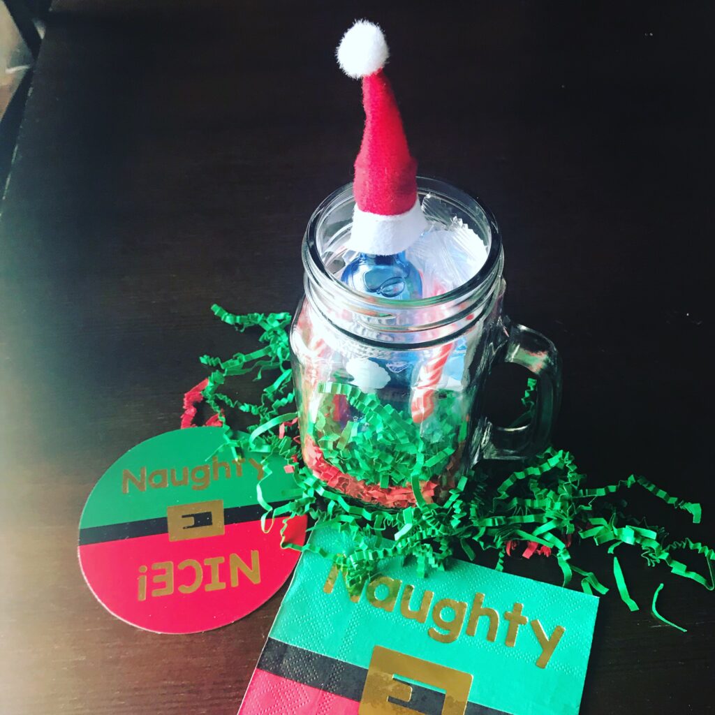 Appreciate the beauty of affordable mason jar gifts with adult hot chocolate, candies, and alcohol!  They’re awesome to give all throughout the year.