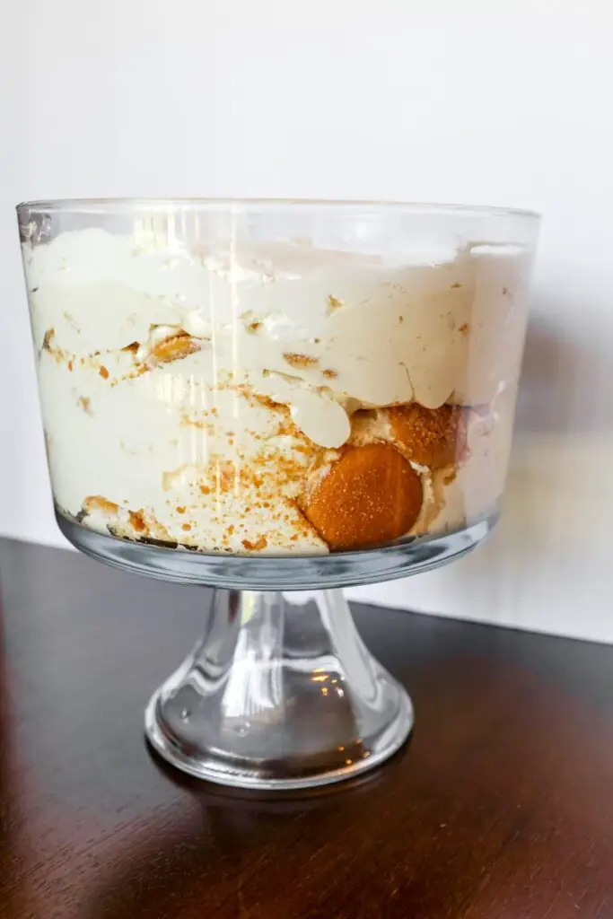 Explore the rich creamy flavor with an exquisite Double Cookie Banana Pudding.  